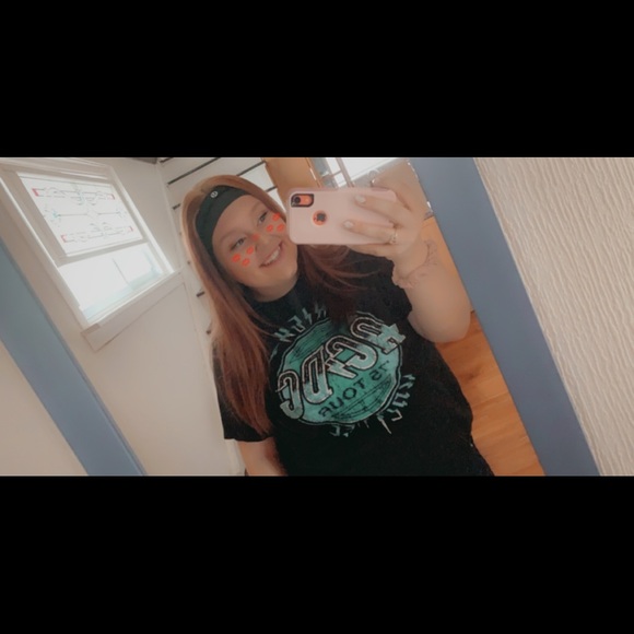 Meet Your Posher! - Picture 2 of 3